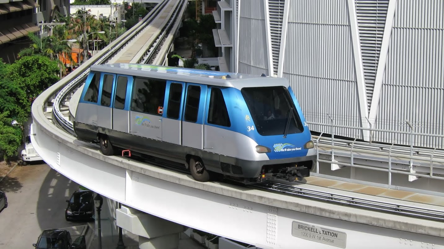 se déplacer à miami transports metromover transports en commun à miami metro aérien à miami downtown brickell omni inner loop miami off road