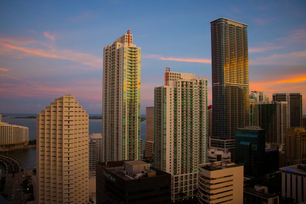 coucher de soleil East Sugar Brickell rooftop sunset miami miami beach nos adresses preferees pour un coucher de soleil à miami bons plans bonnes adresses visiter miami en francais voyage en floride blog miami off road