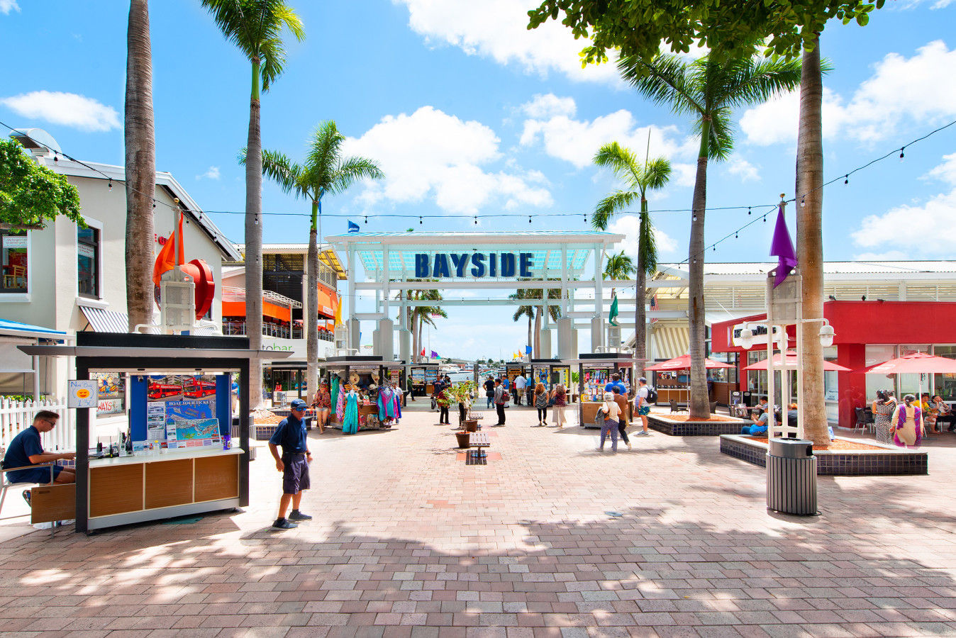 brickell et downtown bayside marketplace shopping sorties en bateau que faire dans brickell et downtown que faire a miami visiter miami séjour a miami balade insolite visiter miami en francais blog guide des quartiers de miami miami off road