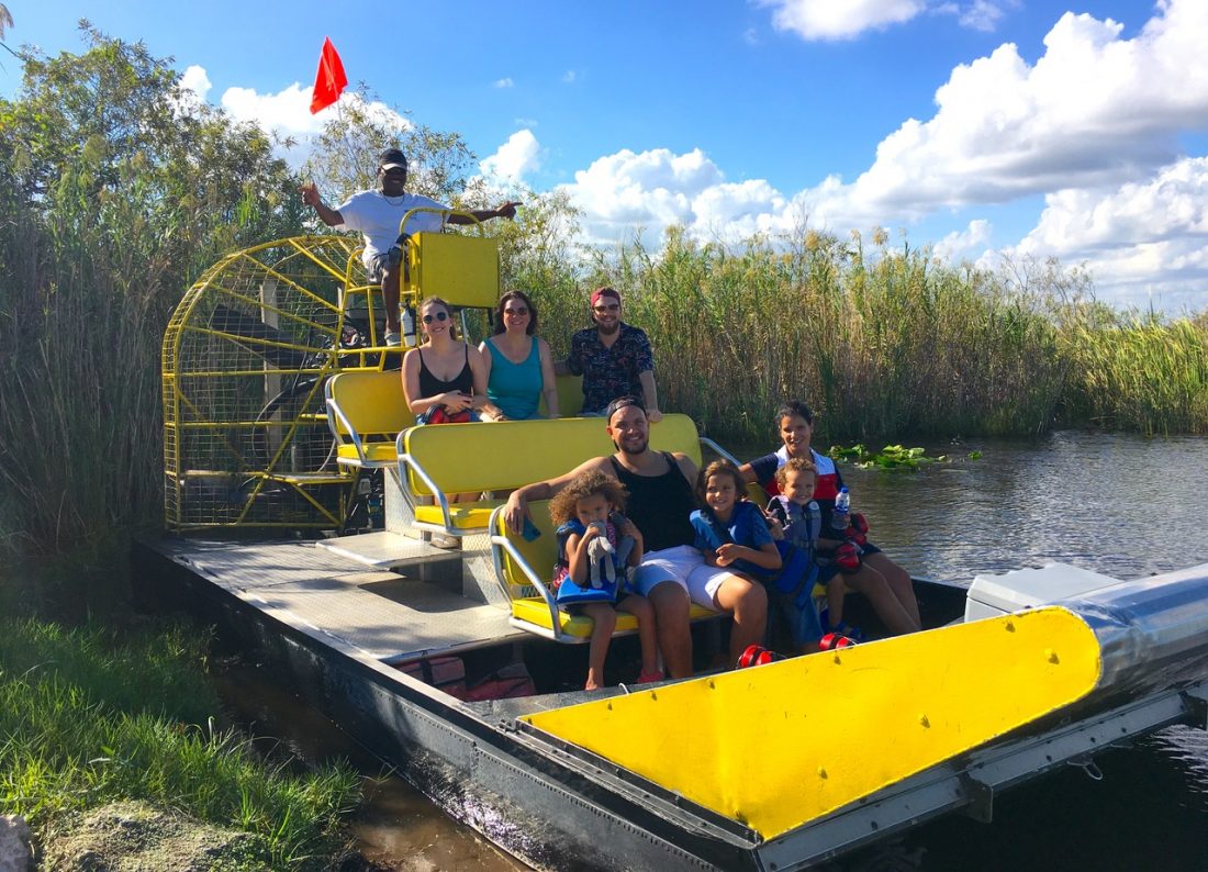familles en airboat dans les Everglades avec les guides francais de Miami Off Road