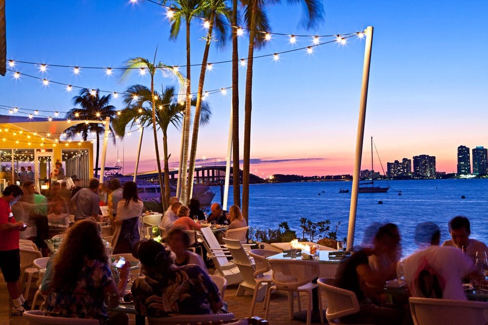 vue du sunset depuis la terrasse du restaurant The Rusty Pelican